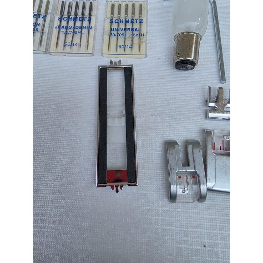 PFAFF Creative 1473 CD Parts Lot Presser Feet Bobbin Case Needle Plate - Picture 16 of 16
